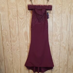Alexander By Daymor NEW Bordeaux Red Beaded Maxi Gown Dress Size 6 #1573